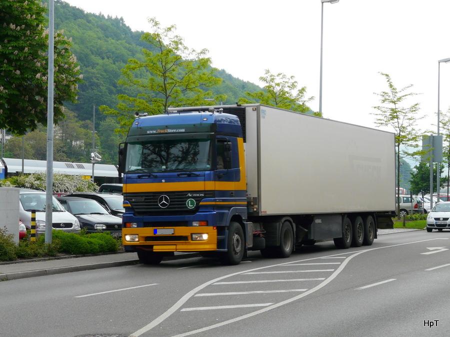 Mercedes Actros Satelschlepper unterwegs in Waldshut am 20.05.2010