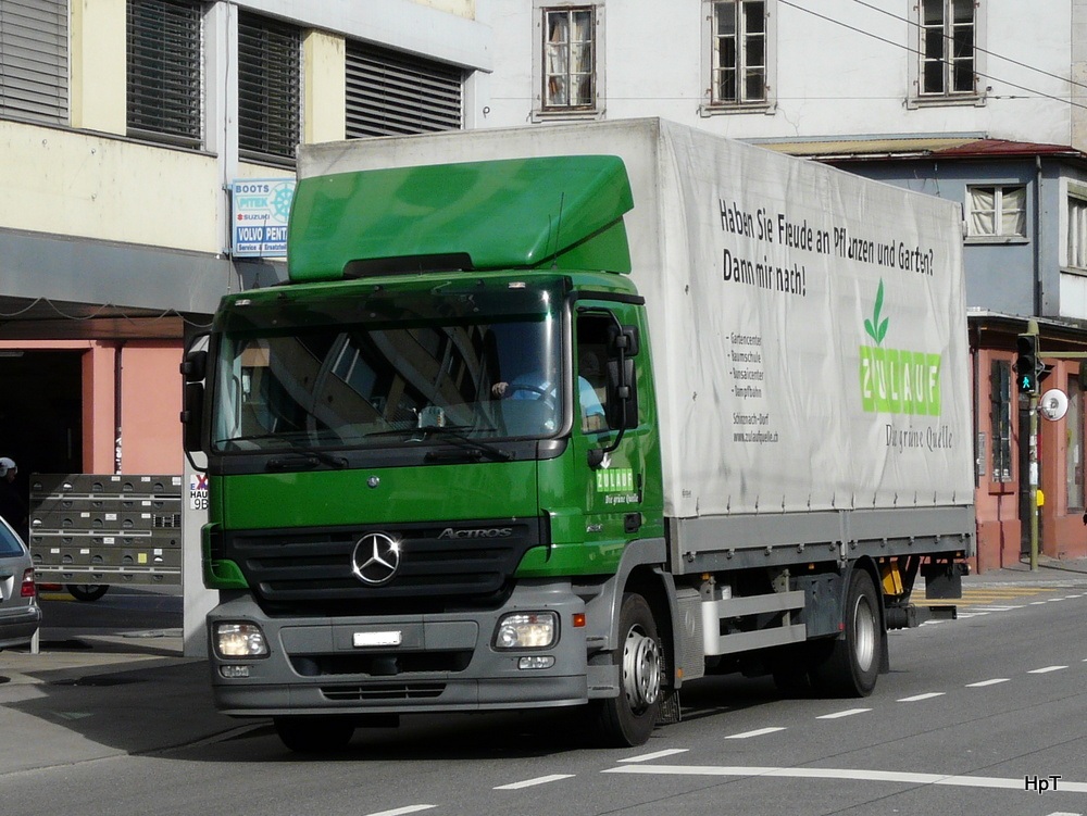 Mercedes Actros unterwegs in Nidau am 27.04.2012