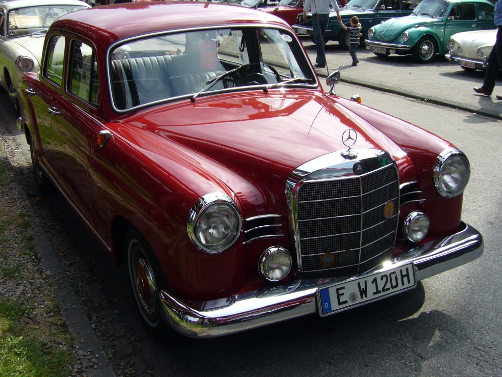 Mercedes Benz 180b (W120) von 1961. Oldtimertreffen Kokerei Zollverein.