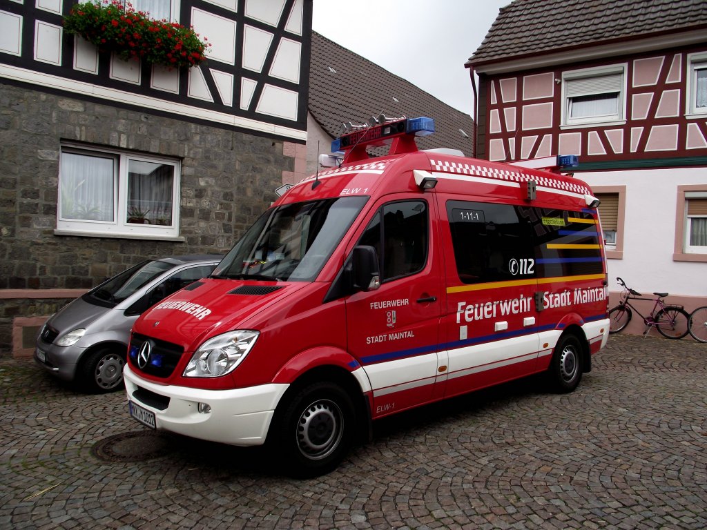 Mercedes Benz Sprinter ELW der Feuerwehr Maintal am 24.07.11