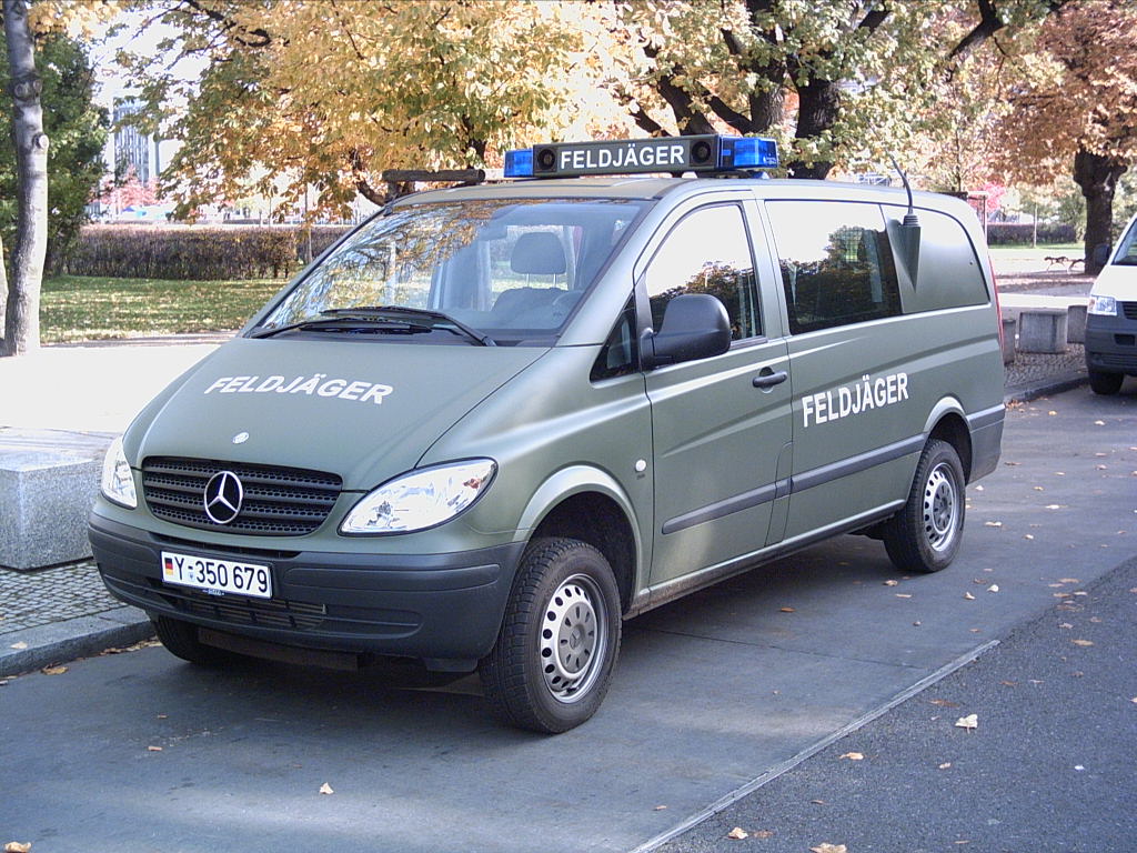 Mercedes-Benz Vito der Feldjger, gesehen 08/2009 in Berlin.