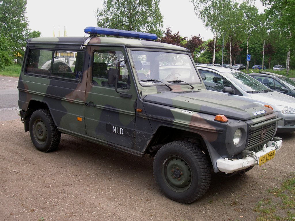 Mercedes Gelndewagen Wolf der Niederl. Armee, Motor OM 602, 68 KW 
(12.05.2011)