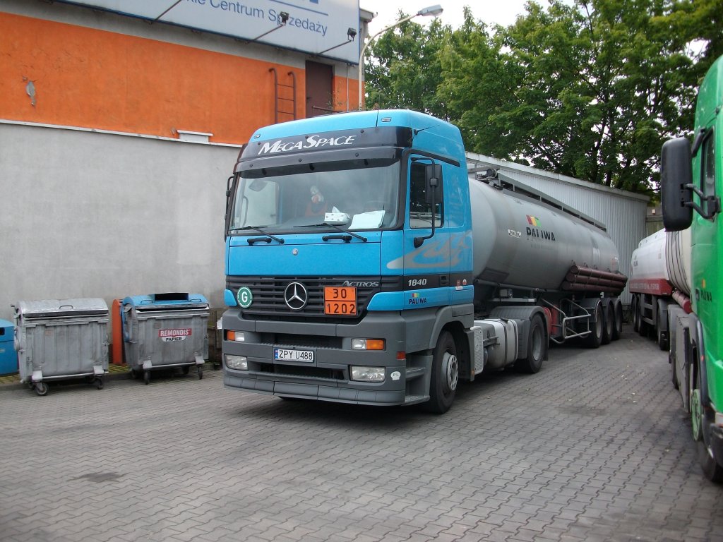 Mercedes-Tanklaster am 04.September 2010 in Szczecin.
