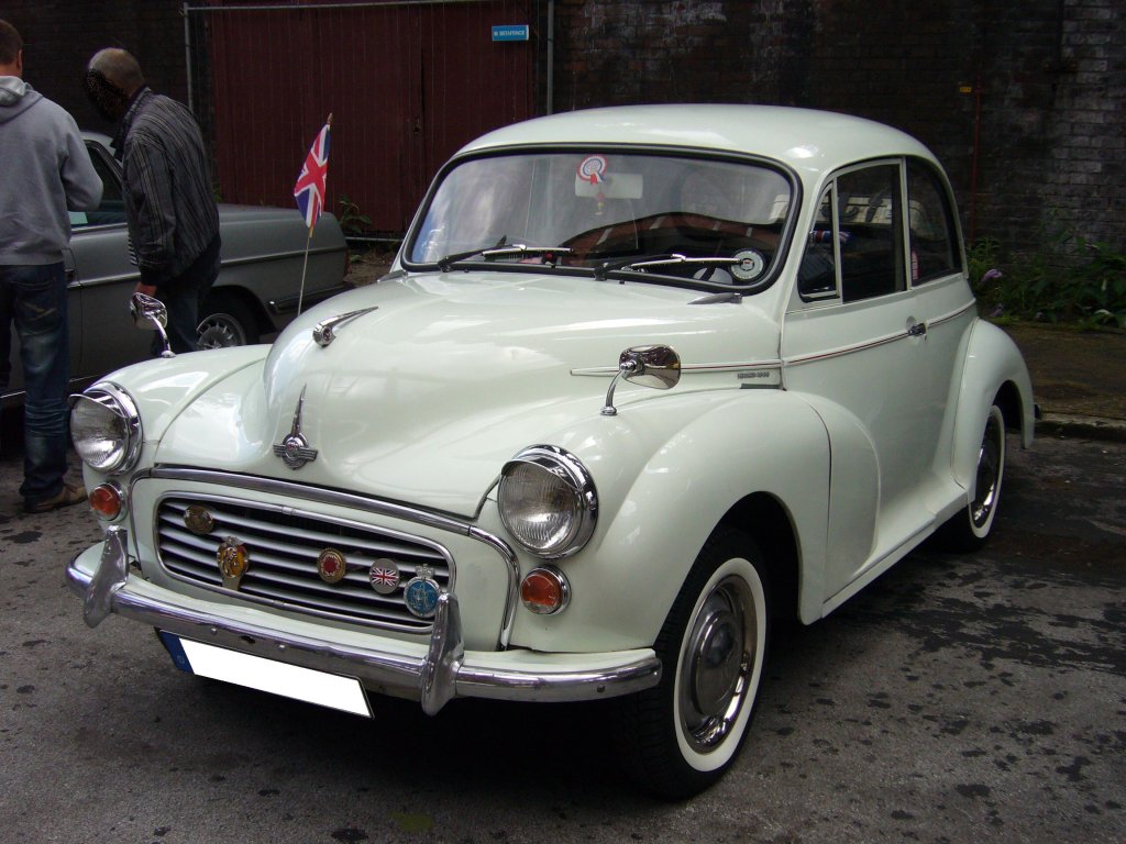 Morris Minor 1000. 1956 - 1971. Der Minor 1000 war die dritte Ausbaustufe des bereits  1948 vorgestellten Minor. Die vorherigen Modelle nannten sich Minor MM (1948 - 1952) und Minor Series II (1952 - 1956). Der Minor war ein Millionenseller und somit der  Volkswagen  der Briten. Oldtimertreffen Kokerei Zollverein am 07.08.2011.