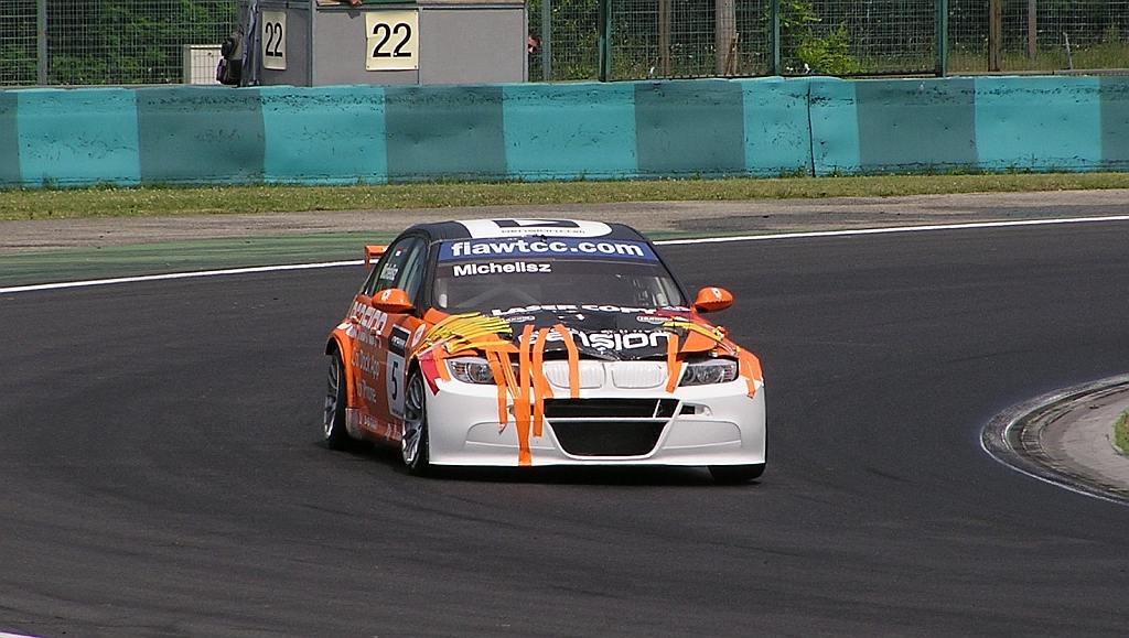 N. Michelisz nach seinem Umfall auf dem Hungaroring, WTCC Race am 05.07.2011