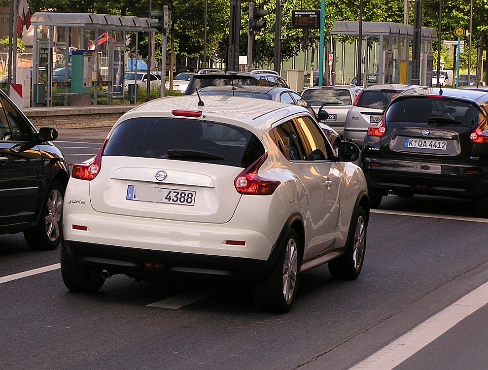 Nissan Juke. Auch zwei auf enmal, auf einem Testfahrt fr Journalisten.
Frankfurt, Juli 2010.