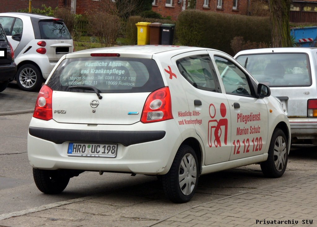 Nissan Pixo des ''Pflegedienst Marion Schulz'', Rostock, 9.3.2012; Heckansicht
