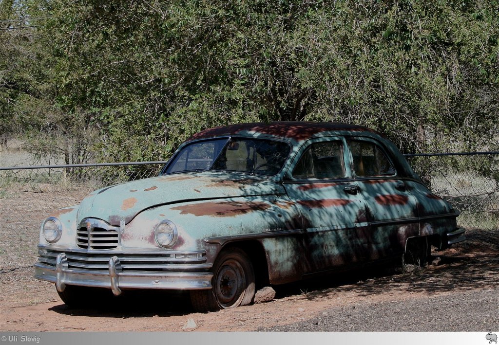 Old and Rusty: Abgestellt und vergessen scheint dieser 1949er Packard in Tucumcari, New Mexico / USA bei seiner Aufnahme am 21. September 2011.