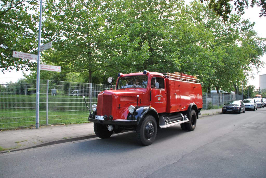 Oldtimer der Freiwilligen Feuerwehr Burgdorf am 21.06.10 am Schtzenplatz.