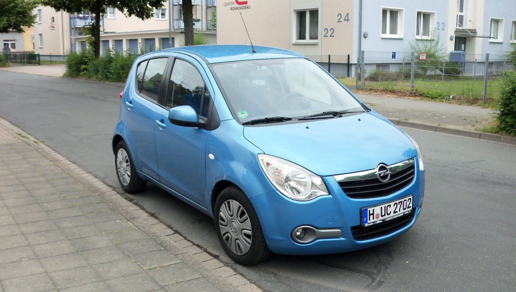Opel Algila von vorne, am 21.06.10 in der Goethestrae/Lehrte.