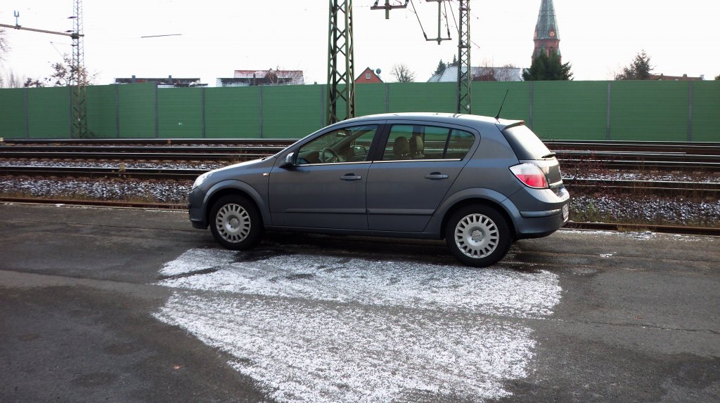 Opel Astra, in Lehrte, am 26.11.10.