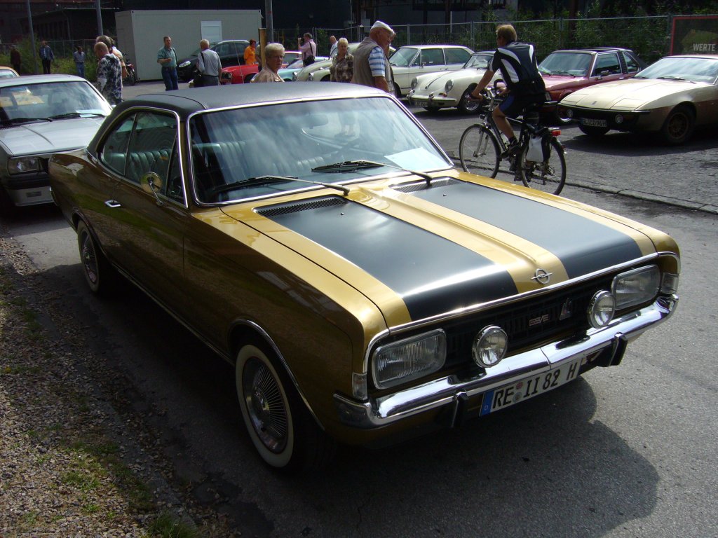 Opel Commodore GS/E Coupe. 1970-1971. Der 6-Zylinderreihenmotor war mit einer elektronischen Bosch Einspritzung ausgerstet. Der Wagen leistete 150 PS und erreichte eine Hchstgeschwindigkeit von 192 km/h. Oldtimertreffen Kokerei Zollverein.