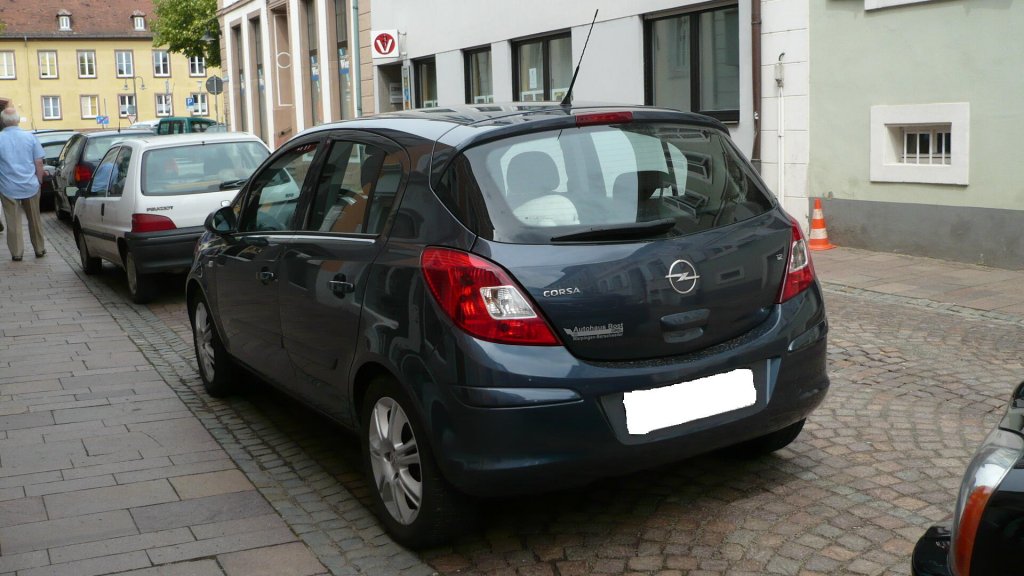 Opel Corsa D am 05.06.11 in Blieskastel fotografiert