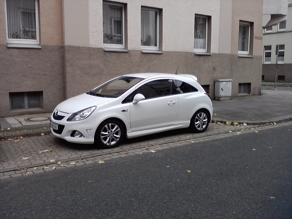 Opel Corsa, in Lehrte, am 31.10.