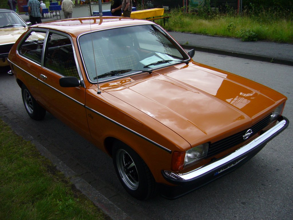 Opel Kadett C City/SR. 1975 - 1977. Der City Kadett war eine Verlegenheitslsung, da Opel dem VW Polo und dem Ford Fiesta nichts entgegen zu setzen hatte. Der City Kadett war in den gleichen Ausstattungsvarianten wie der normale Kadett C lieferbar. Oldtimertreffen Kokerei Zollverein am 01.07.2012.