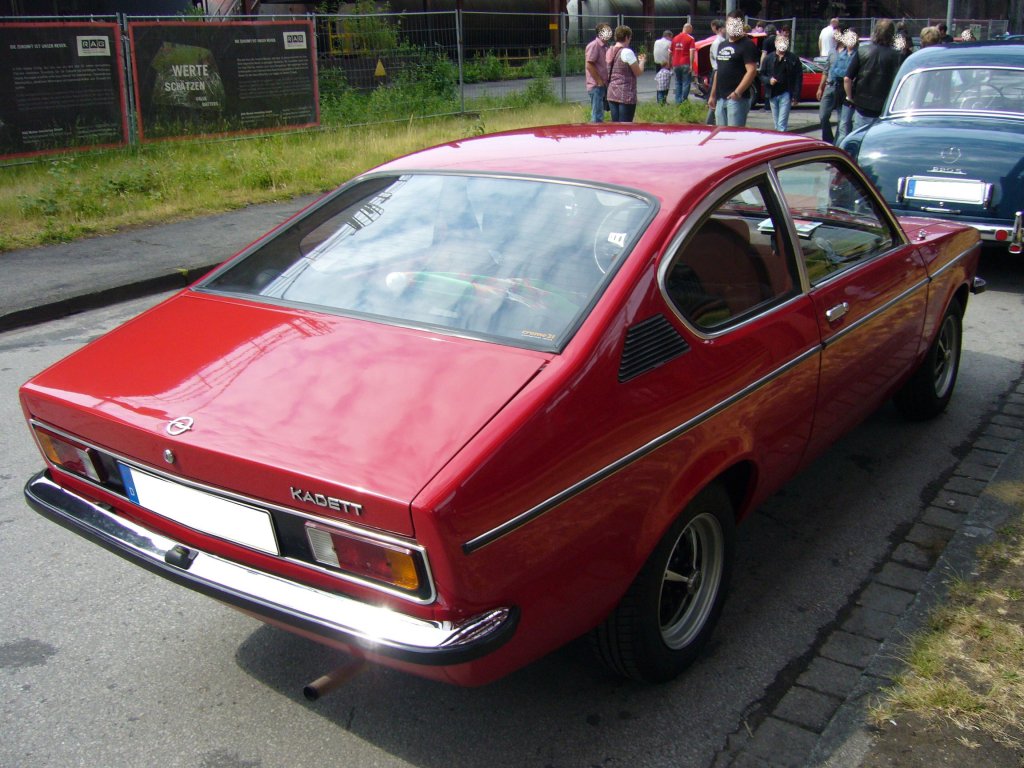 Opel Kadett C Coupe. 1973 -1979. Rund 10% der Kadett C Kufer orderten das flssig gezeichnete Coupe-modell. Oldtimertreffen Kokerei Zollverein 05.06.2011.