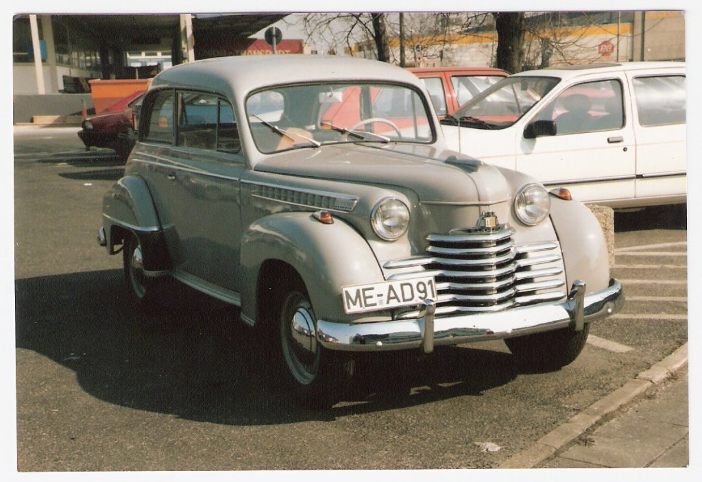 Opel Olympia von 1952 Es handelt sich hier um ein eingescanntes Papierbild