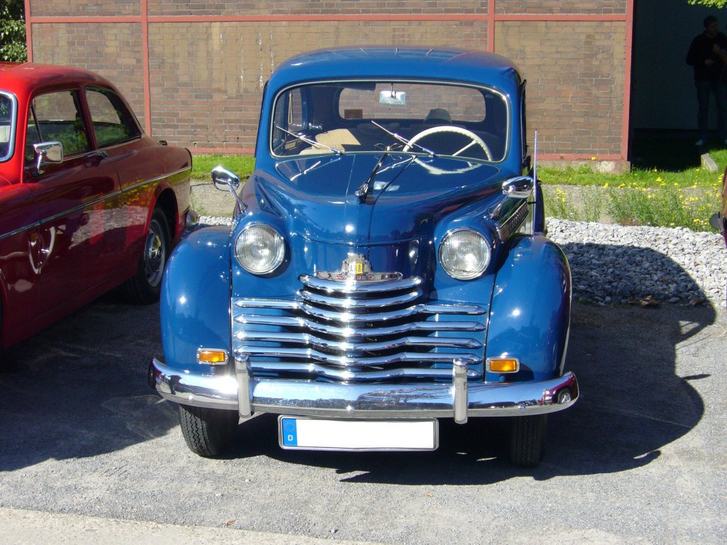 Opel Olympia Limousine. 1951 - 1952. 4-Zylinder-Reihenmotor mit 1.488 cm und 39 PS. Oldtimertreffen Zollverein.