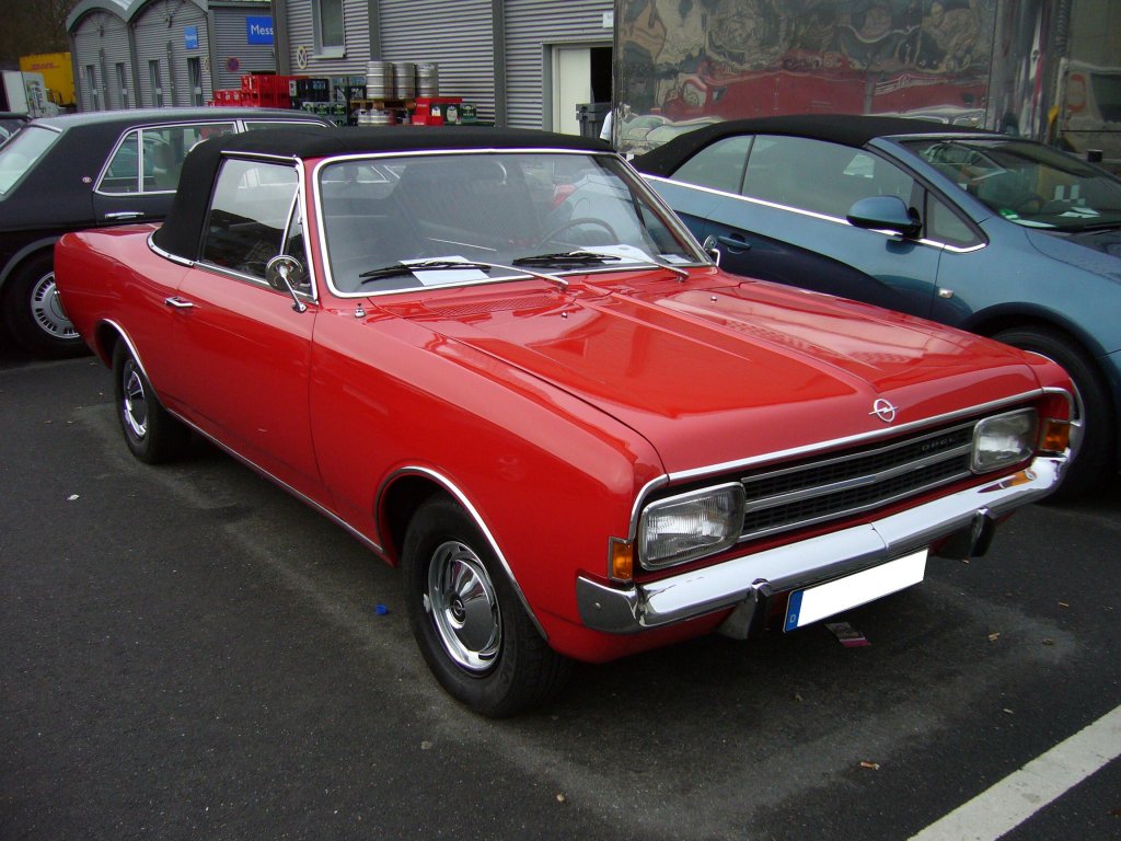 Opel Rekord C Cabriolet  Deutsch . 1966 - 1971. Auch auf Basis des Rekord C Coupe baute Deutsch in Kln ein Cabriolet. Auengelnder der Techno Classica am 14.04.2013.