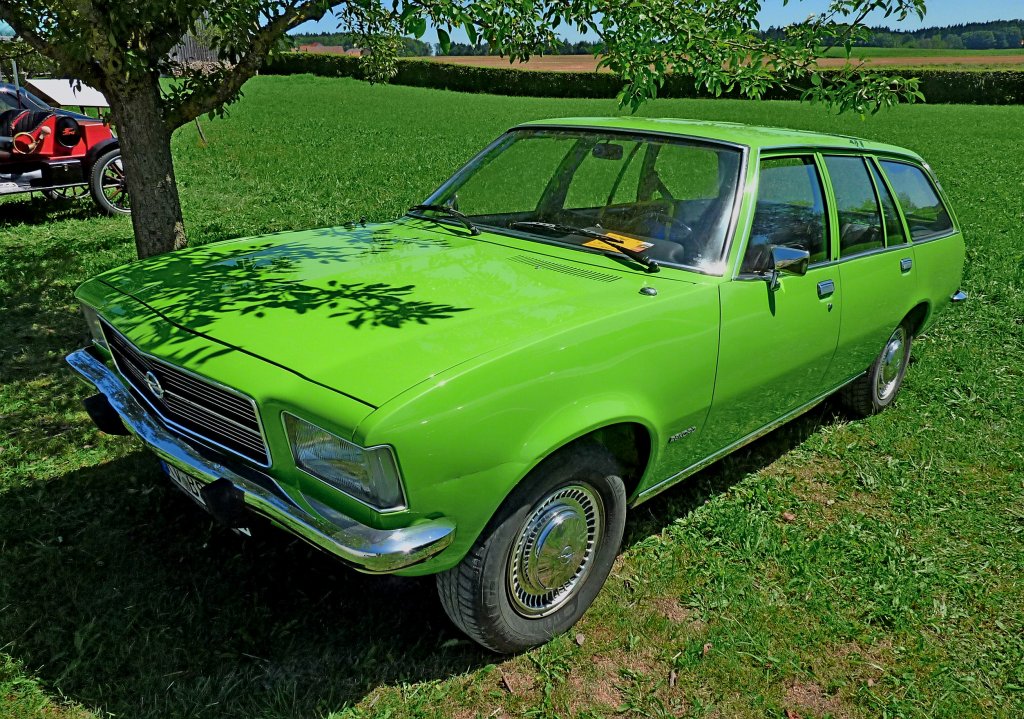 Opel Rekord Kombi, Baujahr 1975, 90PS, Oldtimertreffen Krnbach, Aug.2012