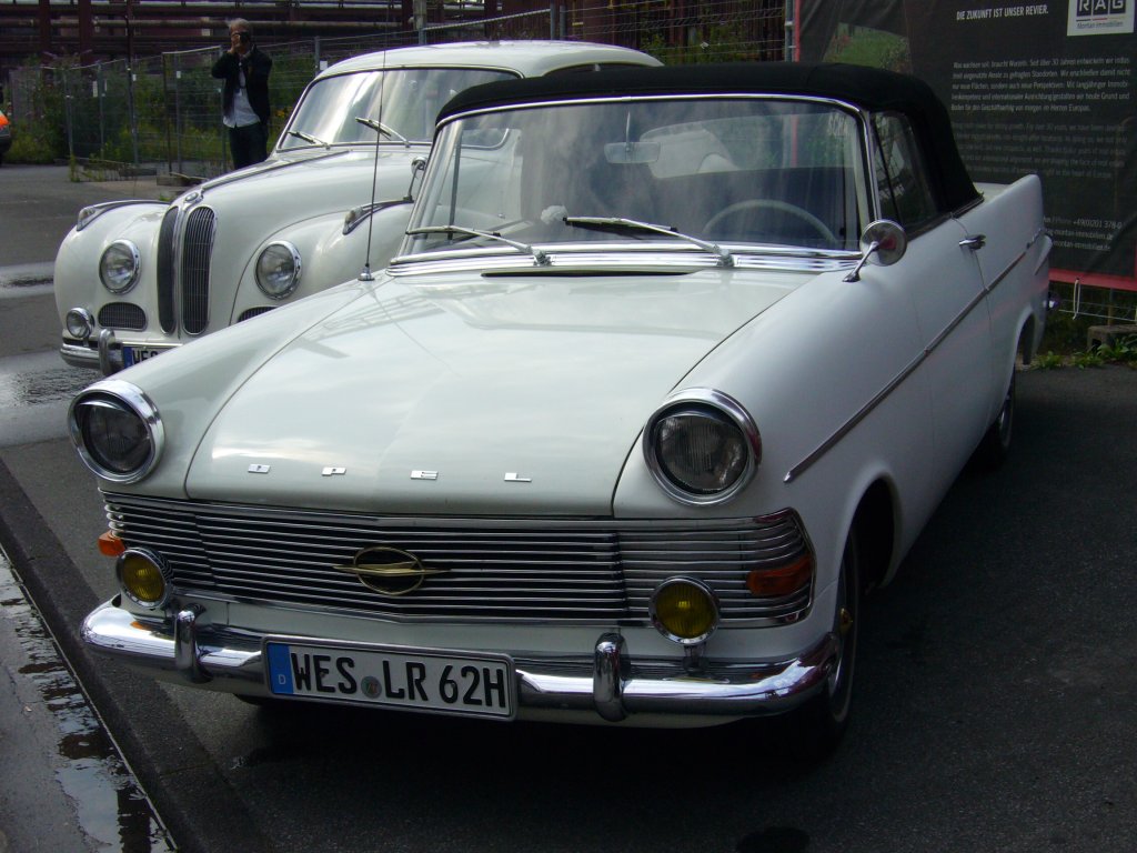 Opel Rekord P2 Cabriolet. 1960-1962. Die Darmstdter Karosseriefirma Autenrieth baute etwa 100 P2 Coupes in Cabriolets um. Oldtimertreffen Kokerei Zollverein.
