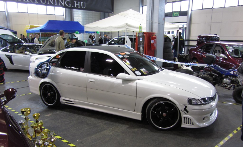 Opel Vectra C getunt. Foto: Carstyling Tuning Show 2012 