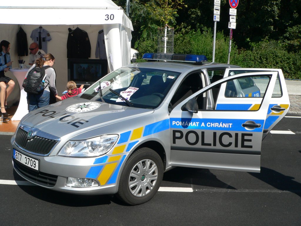 Polizei Tschechien - Skoda Octavia auf dem Fest  60 Jahre Bundespolizei , Strae des 17. Juni, Berlin, 20.8.2011, Kennzeichen 6T7 3709