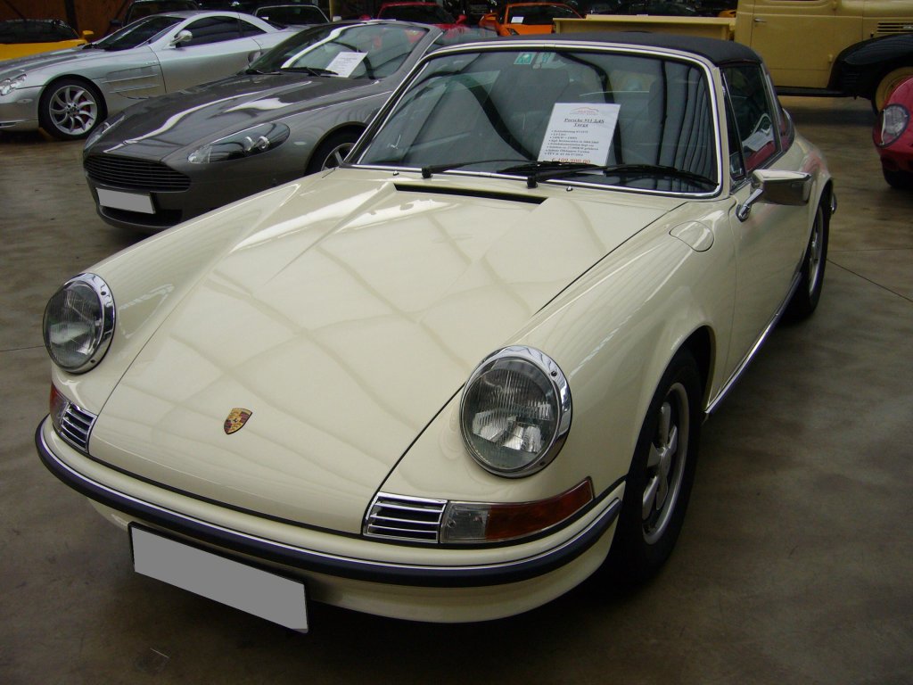 Porsche 911 2.4S Targa des Jahrganges 1972. Classic Remise Dsseldorf am 15.09.2012.
