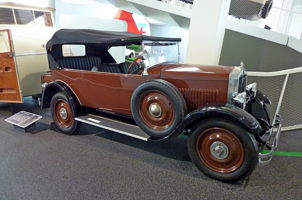 Praga Piccolo Cabriolet, Baujahr 1929, 4-Zyl.Motor mit 995ccm und 18PS, Vmax.70Km/h, es wurden ca.12.000 Stck gebaut, Hymer Museum, Aug.2012