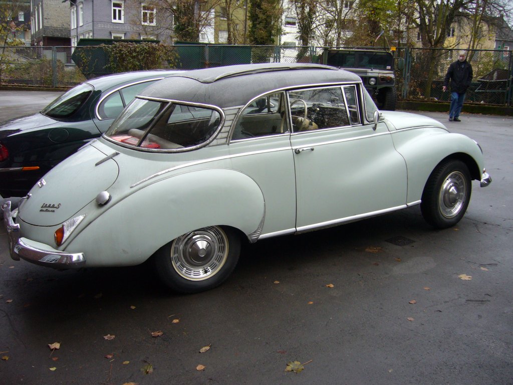 Profilansicht eines DKW 1000 S de Luxe Coupe.1962 - 1963. Oldtimertreffen Ennepetal am 04.11.2012.