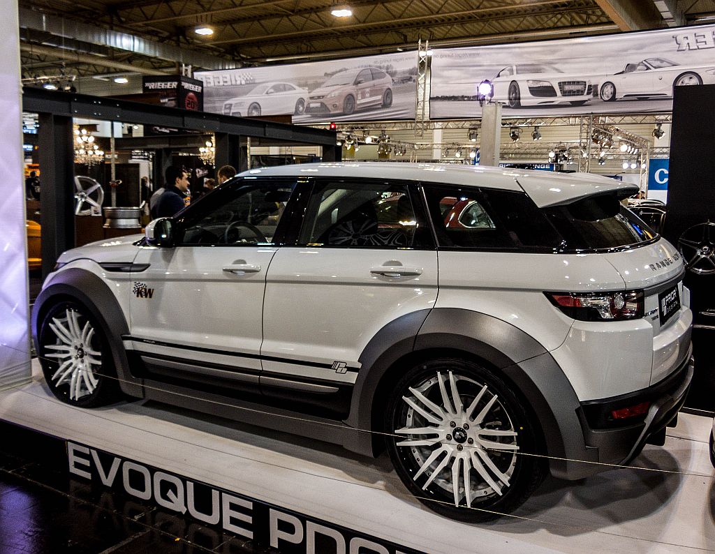 Range Rover Evoque Tuning von  Prior Design , aufgenommen auf dem Essen Motor Show, Dezember 2012.