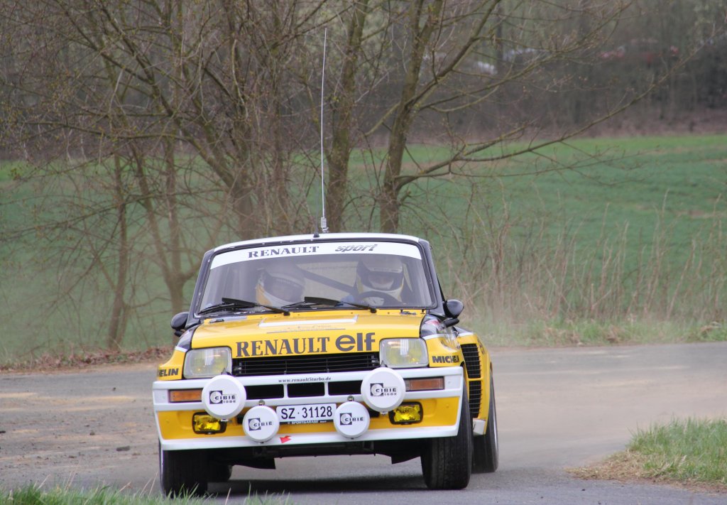 Renault 5 Turbo WP1 der Rally Sonnefeld (AMC Hohe Alitz) am 20.04.2013. (Gustavo Farias/ Rocio Pintos/ 101)