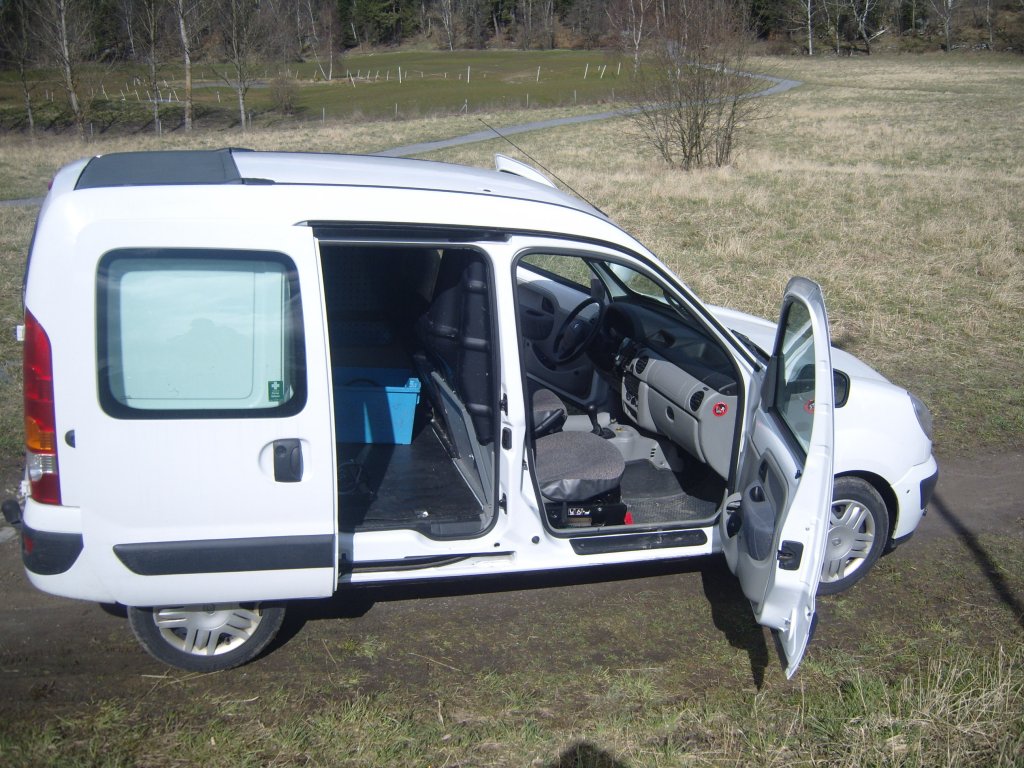 Renault Kangoo 1,6 16V Automatic kasten. Liding Schweden. Am 10.04.2008