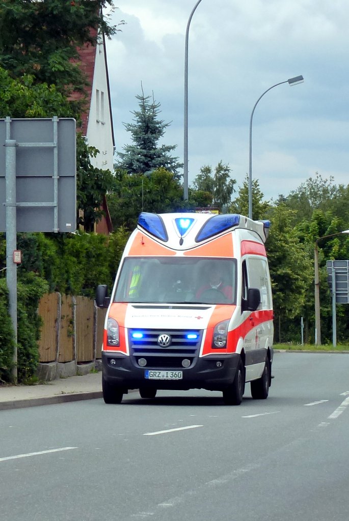 Rettungswagen im Einsatz in Zeulenroda. RTW DRK Zeulenroda. Foto 22.07.2012