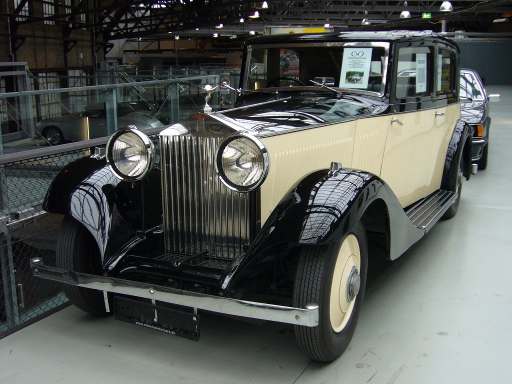 Rolls Royce 20/25 Sports Tourer Saloon mit Hooper Karosserie in mason black & ivory tusk von 1934. 21.03.2010 im Dsseldorfer Meilenwerk.