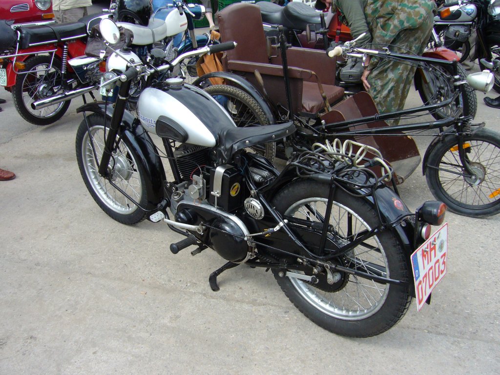 Sarolea AS. 1946 - 1948. Sarolea war eine belgische Marke die von 1903-1960 Motorrder produzierte. Oldtimertreffen an der  Alten Dreherei  in Mlheim an der Ruhr. (Dank an Martin fr die Richtigstellung)