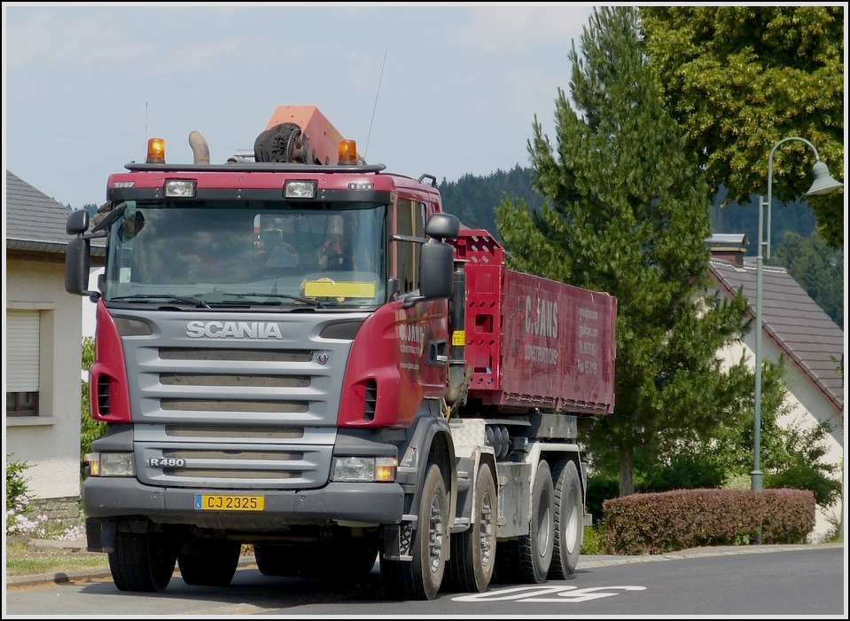 Scania R 480 wurde kurz am Straenrand abgestellt. 22.07.2013