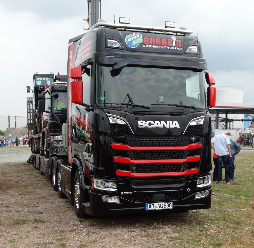 Scania V8 am 30.09.17 beim Hafenfest im Bayernhafen Aschaffenburg