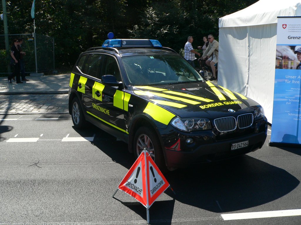 Schweizer Grenzwache - BMW X3 - Fest  60 Jahre Bundespolizei , 20.8.2011, Strae des 17. Juni, Kennzeichen VD 242564