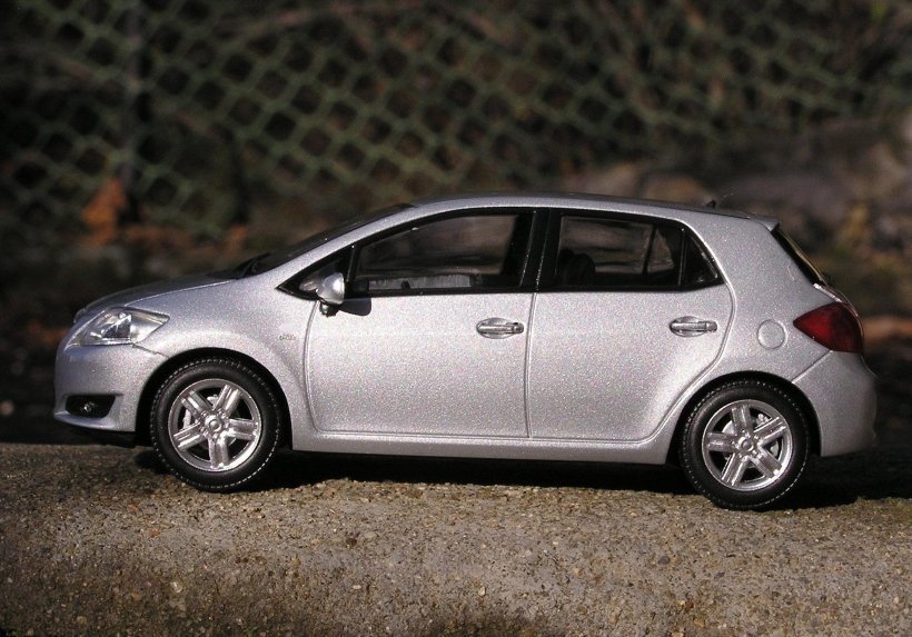 Seitenansicht: Toyota Auris.