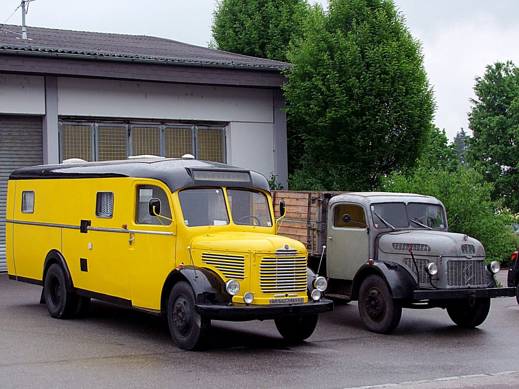 STEYR-380 im Doppelpack; der ehemalige  Postler  Jahrgang 1954, und die zwei Jahre ltere Pritsche;110515
