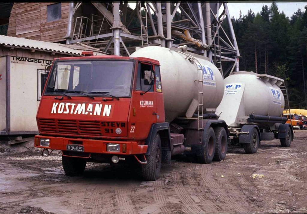 Steyr Zement Silo Zug hier im Einsatz beim Bau des Karawanken Tunnel in 
sterreich am 21.4.1989.