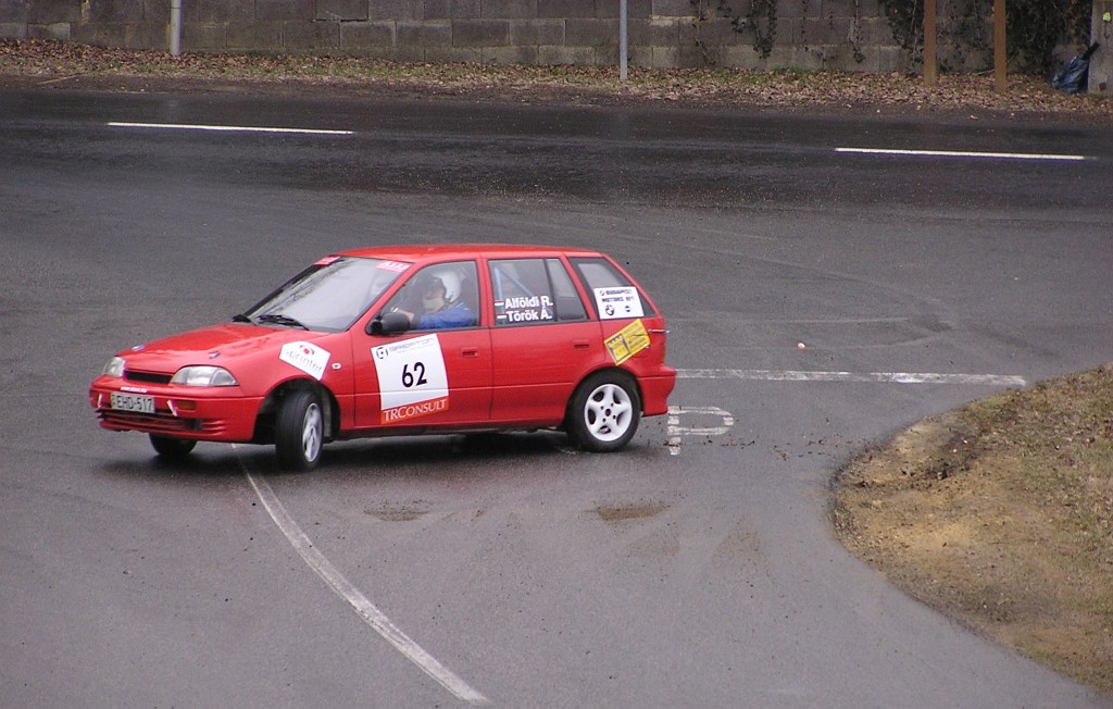 Suzuki Swift. Foto: Rallye Sprint, bei Abaliget (11.03.2012).