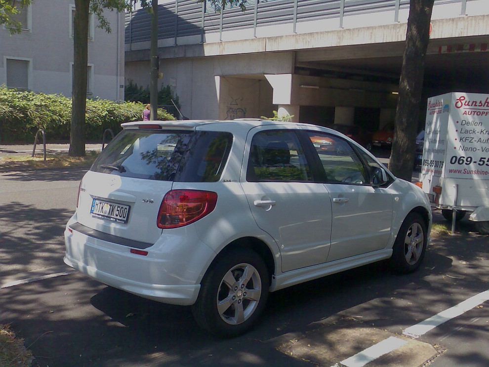 Suzuki SX4. Gesehen: Juli 2010