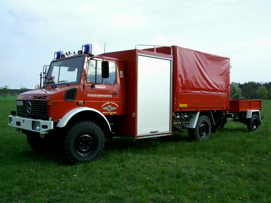 SW 2000-Tr mit Anhnger(Eigenbau)der Freiwilligen Feuerwehr Niendorf a.d.Rgnitz
Der SW 2000-Tr ist eingegliedert im Katastrophenschutz-Abteilung Erweiterter Lschzug 