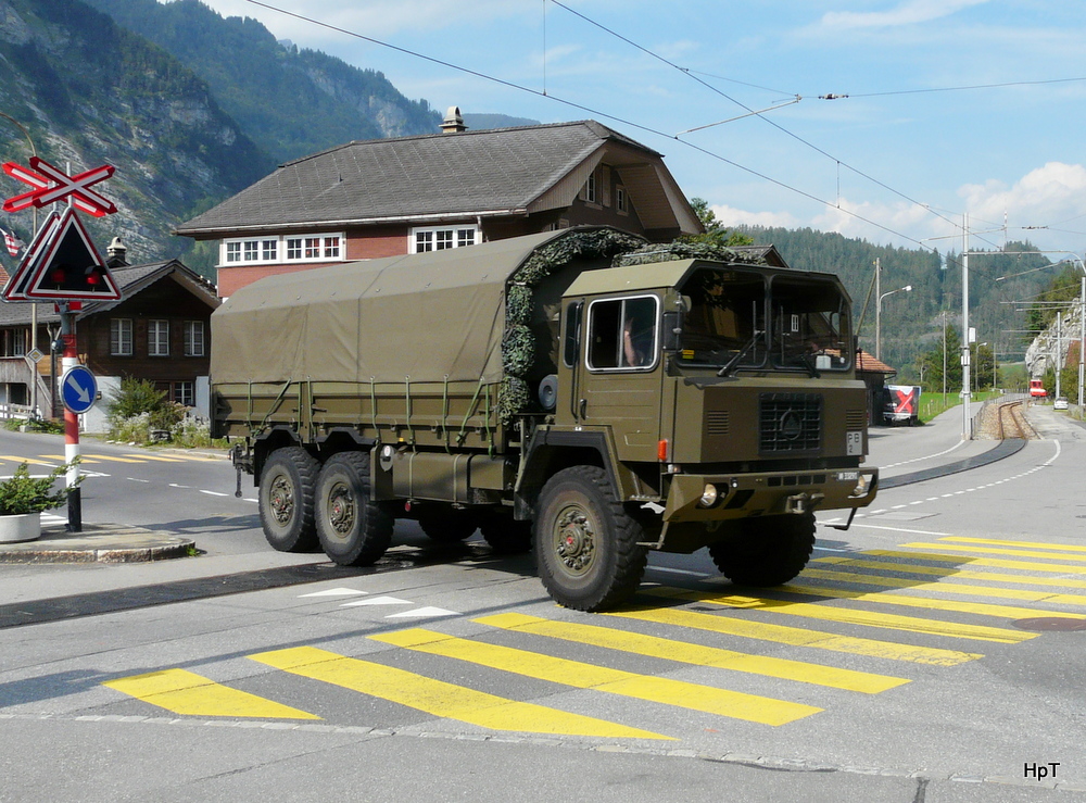 Swiss Army - Suarer Transporter unterwegs in Innertkirchen am 11.09.2012