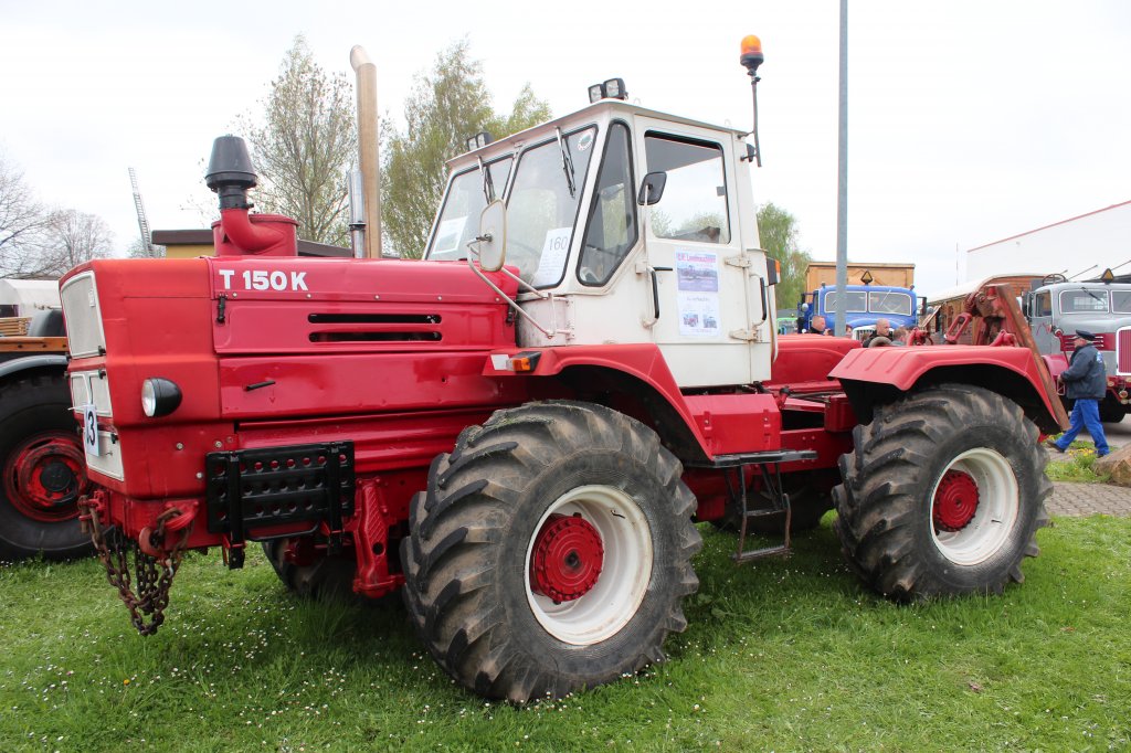 T 150 K aus dem Charkower Traktorenwerk beim Oltimertreffen im Schsisches Nutzfahrzeugmuseum. 01.05.2013