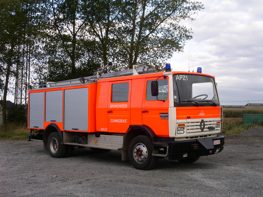 Tanklschfahrzeug Renault S 170 Aufbau Vanassche der Feuerwehr Zonnebeke, Aufnahme am 30.09.2006