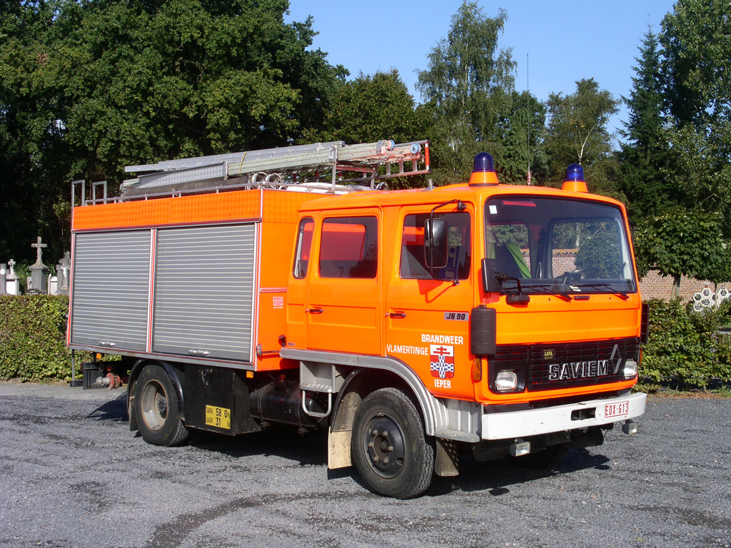 Tanklschfahrzeug Saviem JN 90 Aufbau Somati der Feuerwehr Ieper LZ Vlamertinge, Aufnahme am 30.09.2009