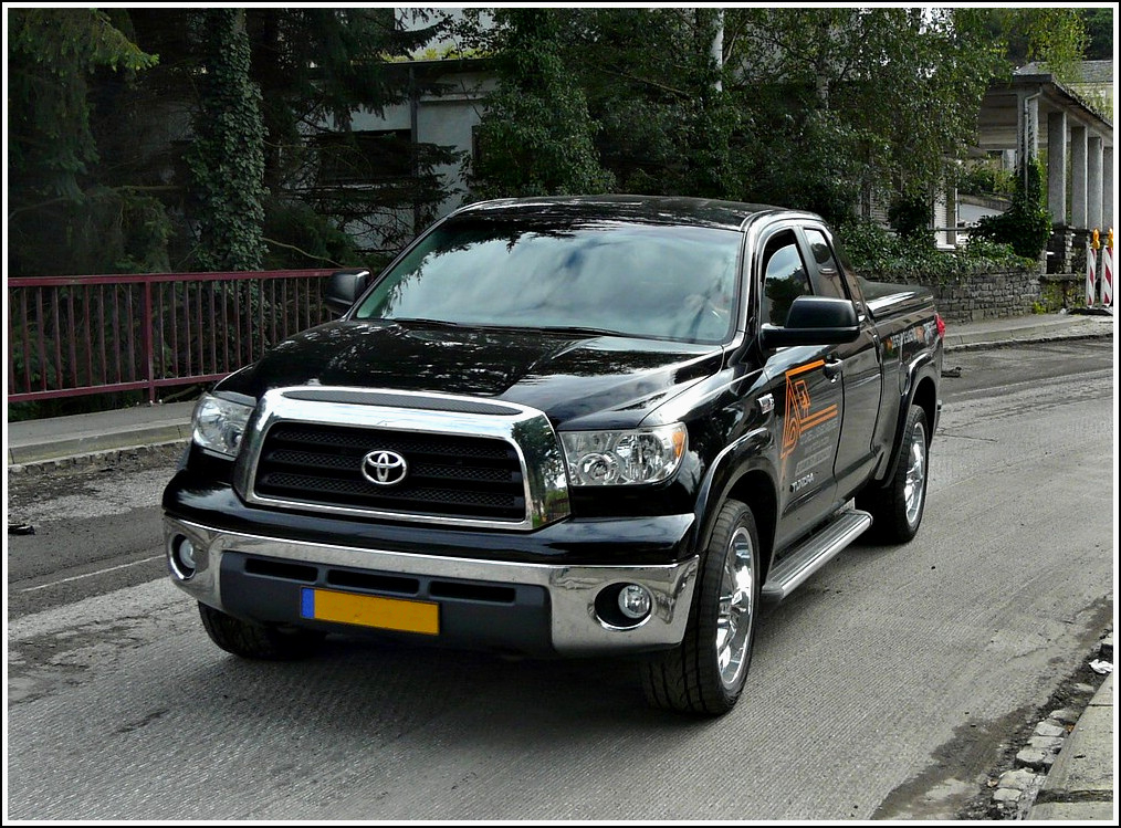 Toyota Tundra aufgenommen am 30.08.2011 in der Nhe von Wiltz.